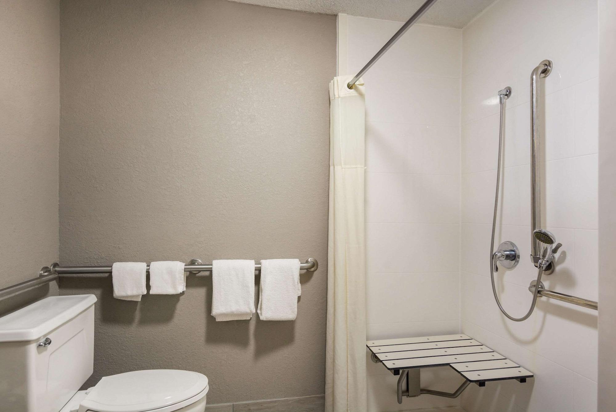 Quality Inn Emporia Ngoại thất bức ảnh